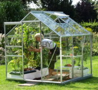 Skleněný skleník do menší zahrady