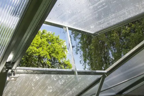 Velké větrací okno skleníku